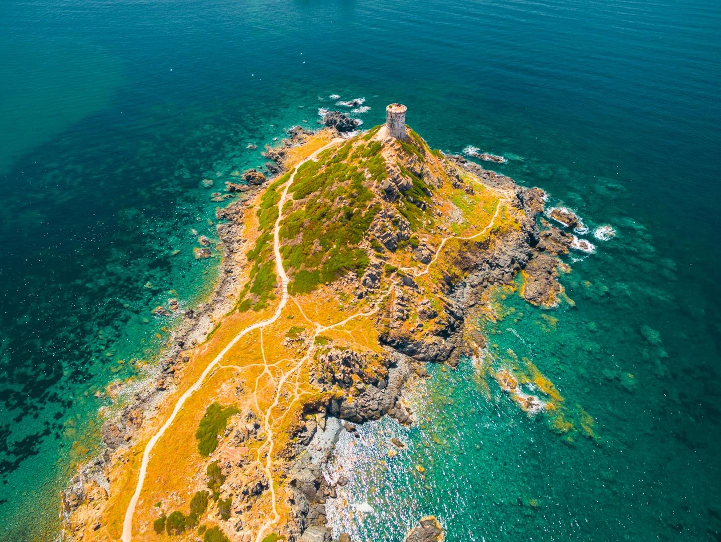 le phare de Pertusatu